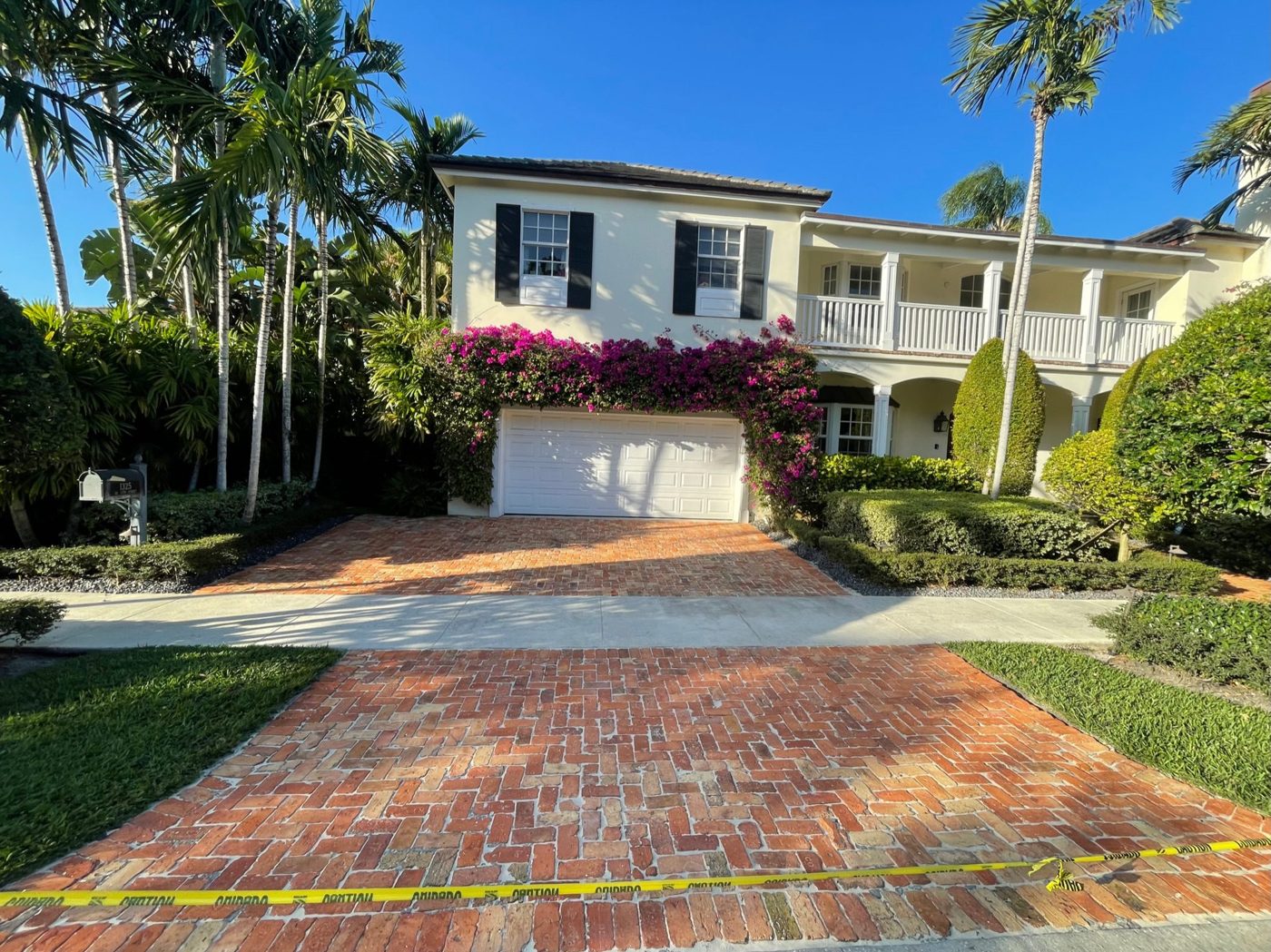 Driveway & Sidewalk Cleaning